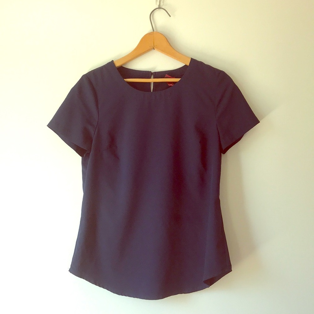 Blouse. Navy blue.